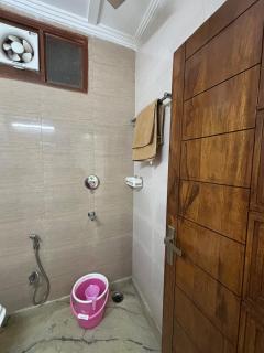 Luxurious house near Yashobhoomi - Neu-Delhi - 5