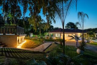 Luxury 4-Bedroom Villa with Climate Pool - 0
