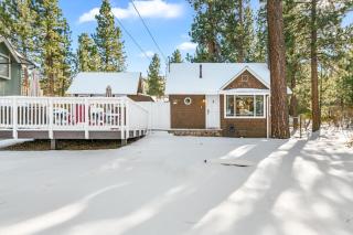 Slopeside Chalet - Close to Lake and Slopes - 7