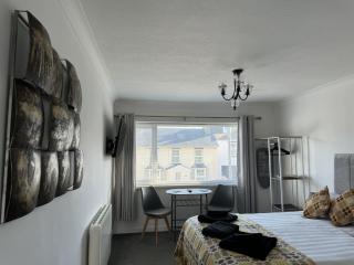 Traeth Rooms - Cardigan - 8