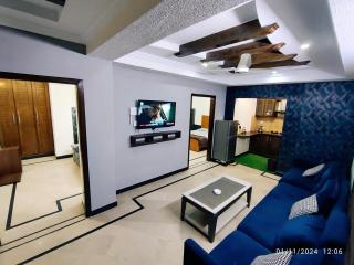 Family Place 2-BEDROOMS APARTMENT! - Islamabad - 6