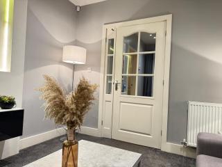 Charming 4-Bedroom Home Bedford - Nottingham - 1
