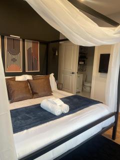4br 5ba 3 Car Parking Bonus Rm and Back Yard - East Newark - 6