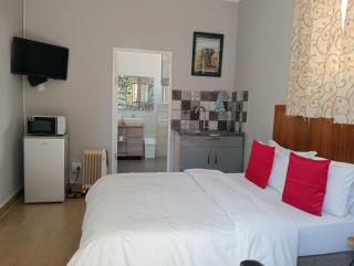 Steps Guest House - 9