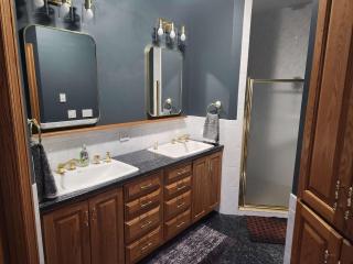 Luxury Family 5BR Lakefront private boat launch - 6