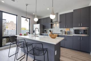 Cowboy Condo - Odyssey - Heart of Midtown - 8