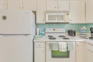 2 Mi to Barefoot Landing Condo with Pool Access - Myrtle Beach - 2