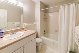 Modern 4 Bedroom pets welcome - Greensboro - 3