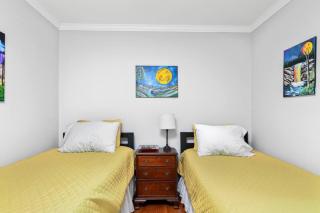 Modern Charm and Garden View - Greensboro - 6