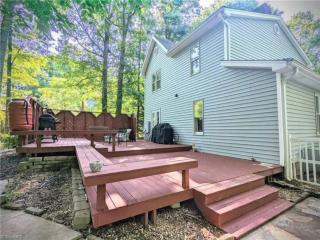 The Charming Retreat at At Cascade on the creek - Greensboro - 9