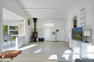 Sommerhus tæt på sandstrand og skov - Højby - 7