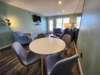 North Shore Inn TC 102 - 4