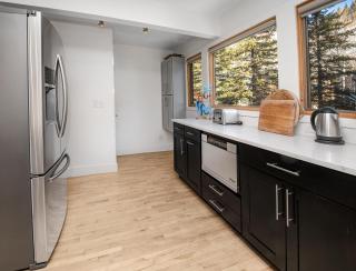 2633 Kinnickinnick Rd., Unit E2 - 1