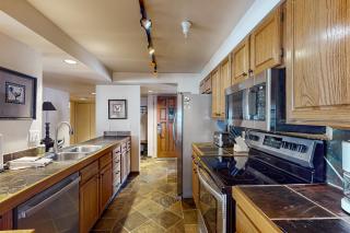 Torian Plum Plaza 403 - 1