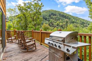 Smokey's Lodge - Gatlinburg - 5
