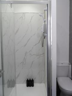 2Bed Apt Sleeps 4-Near Meadows Park Parking Wifi - 9