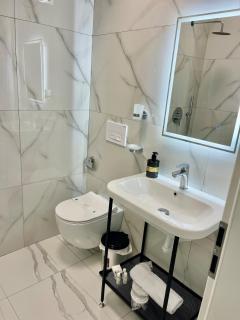 Jona lovely 2 bedroom 2 bathroom ap Free parking - Tirana - 2