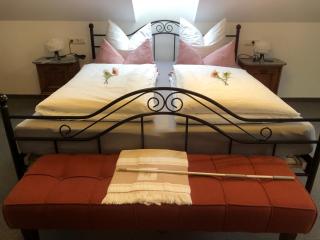 Geschmackvolle Wohnung für 4-5 Personen - riesige Dachterrasse - Haigerloch - 0