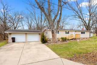 Comfort Cabin - 2BD Family Getaway in Creve Coeur - - 8