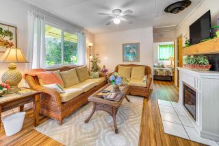 7 Mi to Volcanoes NP Serene Cottage with Deck! - 7