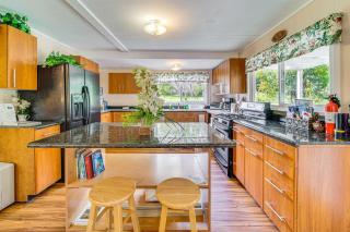 7 Mi to Volcanoes NP Serene Cottage with Deck! - 1