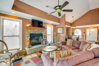 2 Mi to Ski Resort Beech Mtn Home with Fire Pit! - Beech Mountain - 6