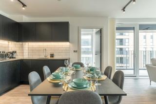 Mitre Picasso by Artsy - Londra - 5