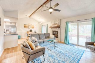 Modern Bentonville Retreat - Sleeps 6 Near Trails - Bentonville - 0