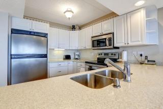 1st Floor, 2 Bed/2 Bath Oceanfront condo sleeps 6. - 4