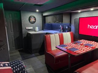 American rv glamping with hot tub - 2