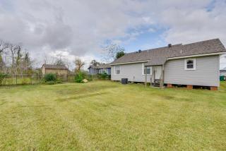 Walking Distance to Casino Home in Westlake! - Westlake - 8