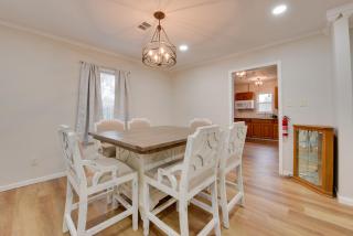 Walking Distance to Casino Home in Westlake! - Westlake - 2