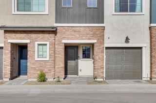 Community Pool and Hiking Trails Phoenix Condo! - Phoenix - 0