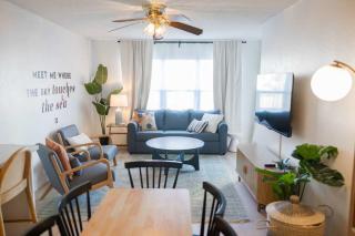 1st Floor 1 Bedroom Condo near Beach w Pool - 8