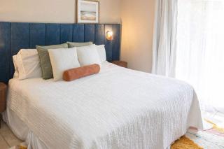 2 Bed 2 Bath 1st Floor Condo w Pool By Beach - 2