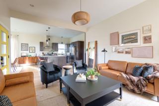 The Wrangler - Hot Tub Minutes to Broadway - 6