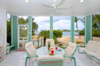 Old Danube - Elegant Oceanfront Villa with Stunning Caribbean Views - Driftwood Village - 8