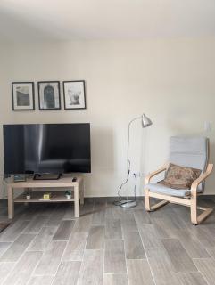 Penthouse with Volcano Views & Top Amenities - AC, Gym, Lounge, Patio, Workspace - 9
