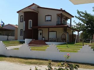 FG Home Rental Vila & Apartments - 7