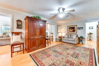 1 Mi to Dtwn: Home w/ Fire Pit & Deck in Hudson! - 7