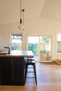 The Vue - Nestled by Roblin's Lake with a Hot Tub - Mountain View - 3