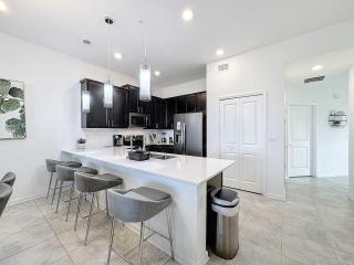 Incredible Thematic 2BR with 2 Clubhouses - Kissimmee - 8