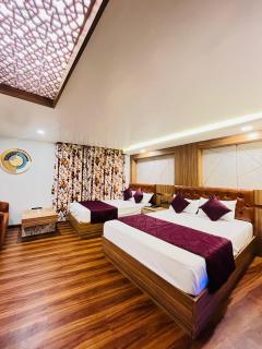 Luxury stay at Hotel Broadway Boutique Mall Road Chowrasta Near Mahakal Temple - 7