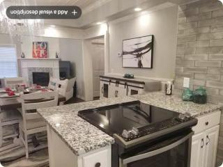 New-CHERRY ST URBAN BLISS-DINE-SHOP-WALKABLE - Tulsa - 2