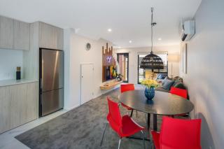 It's Gettin' HUT in Here - Lower Hutt - 8