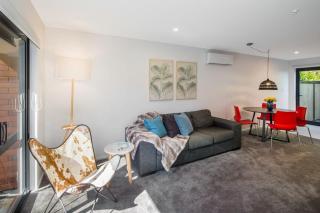 It's Gettin' HUT in Here - Lower Hutt - 4