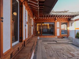 Bukchon Hanok - 'Yul Jae' The access code is sent by message - Seul - 0