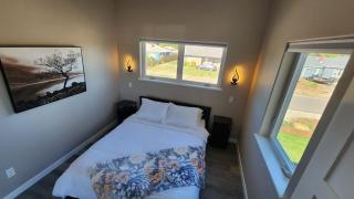 Modern Furnished Retreat - 4