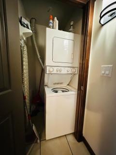 Canmore Mountain Retreat - Heated Pool & Hot-tub - 1