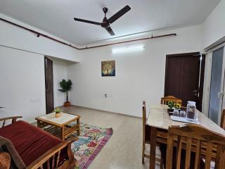Pinaki Comfort Stay Malad - Mumbai - 1